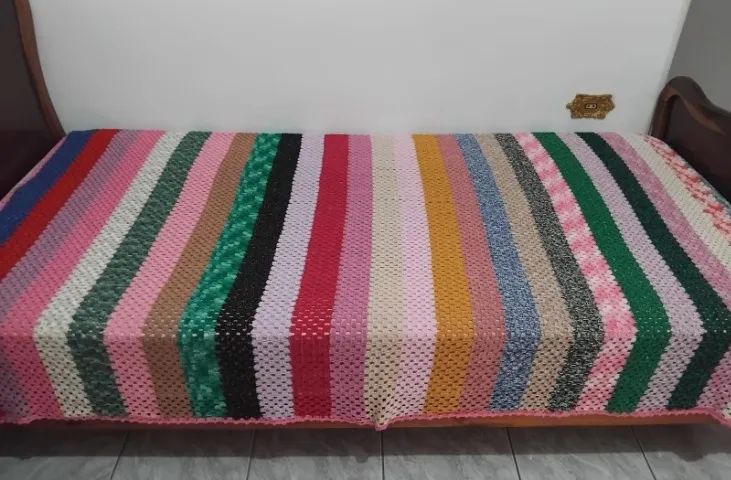 Colcha De Crochê Listras Multicolorida Para Cama De Solteiro - Foto 2