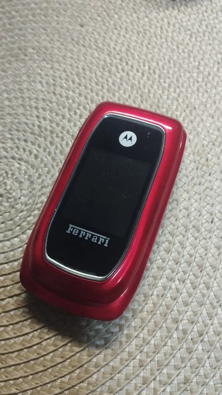 Celular Motorola em parceria FERRARI Raro R$:400 Reais