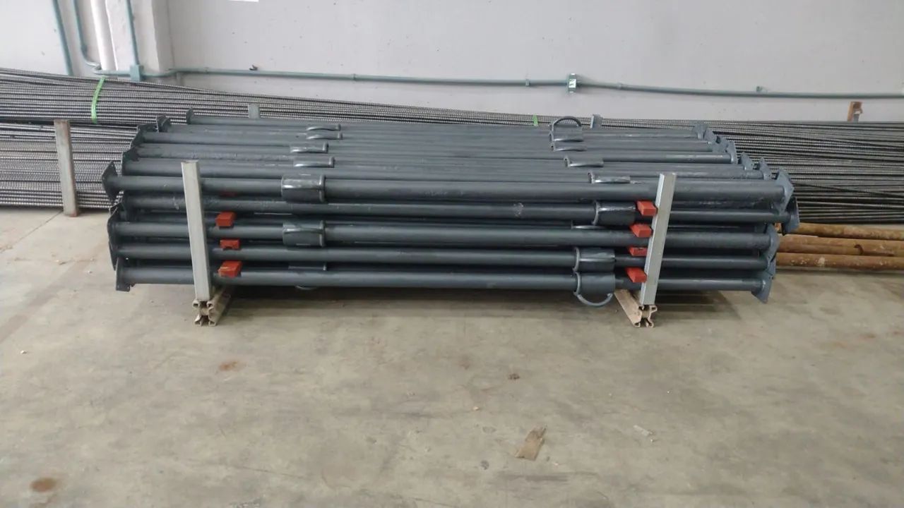 ESCORAS METALICAS 3,20M (USADAS) - Foto 2