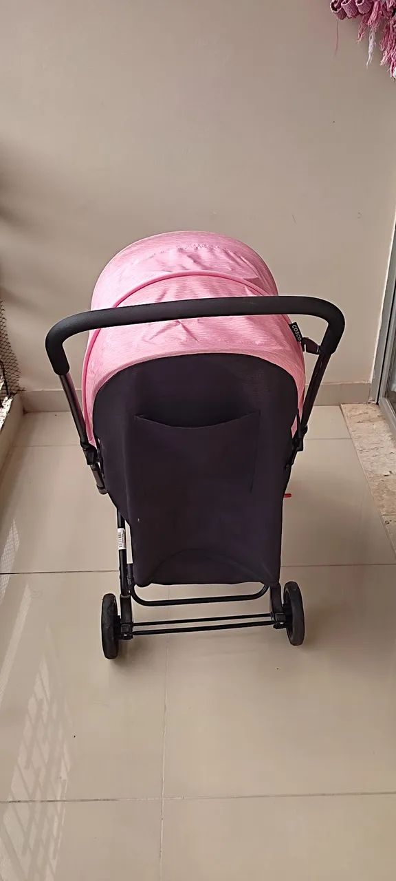 Carrinho de Bebê Compacto Rosa