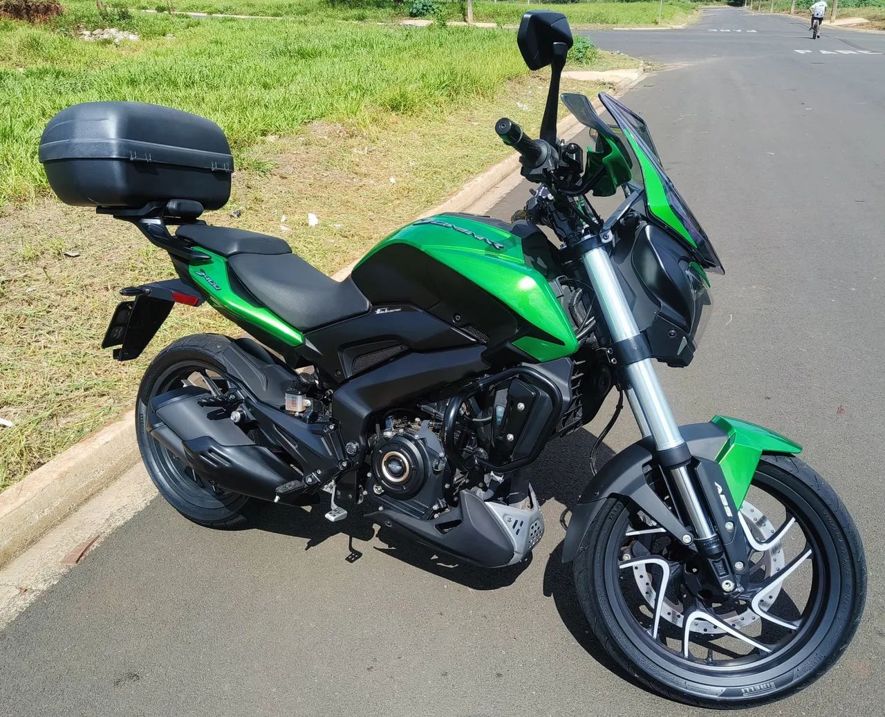 Bajaj Dominar 400 - 2024 - Foto 2