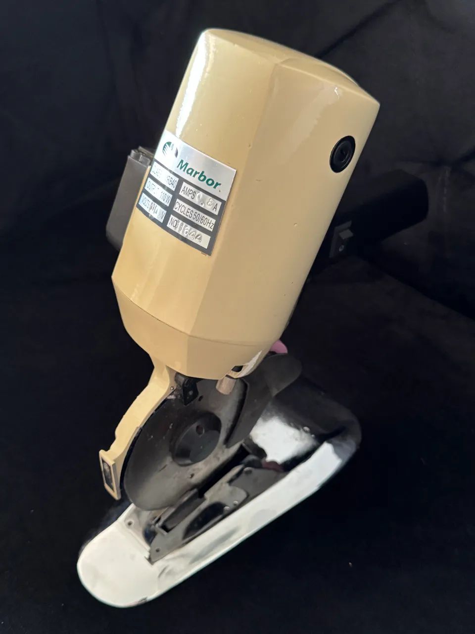 Máquina de Cortar Tecidos MARBOR MRB40