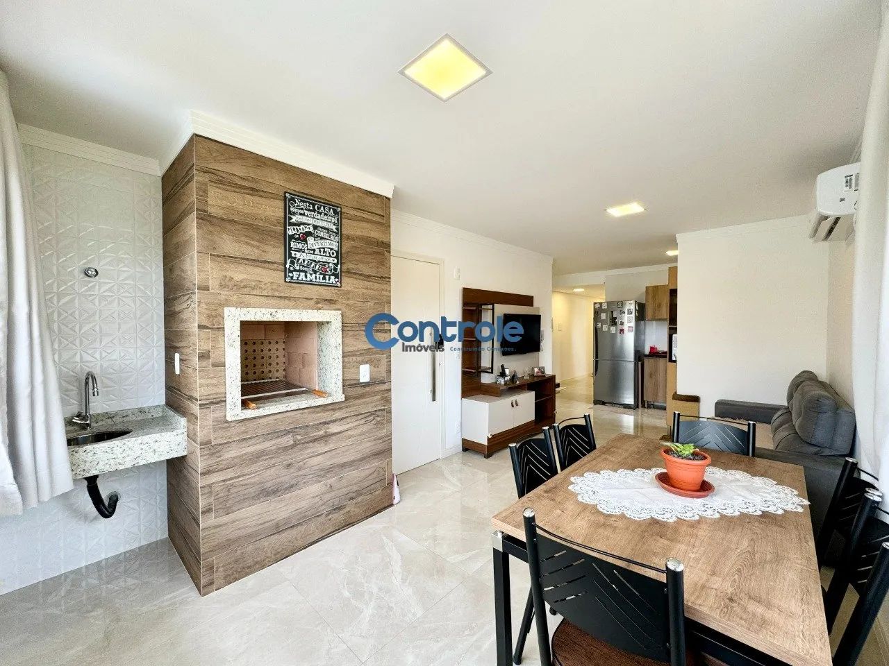 Apartamento com 3 dormitórios à 75m do mar - Praia de Fora