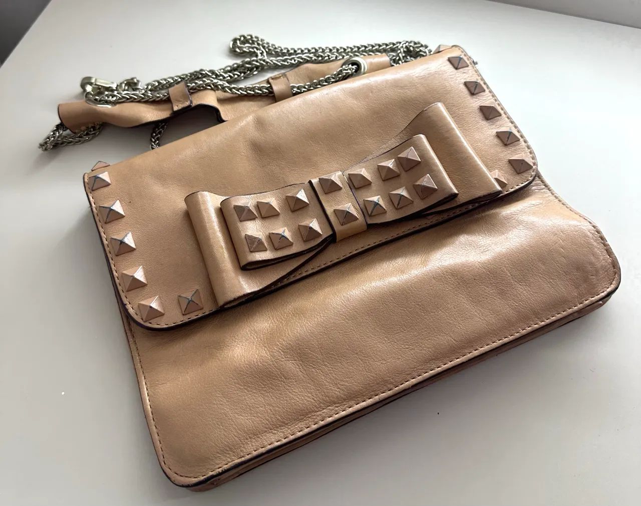 Bolsa Schutz - Beje com laço - Foto 3