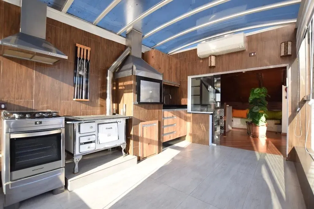 Sobrado com 2 dormitórios para alugar, 160 m² por R$ 5.850,00/mês - Rebouças - Curitiba/PR