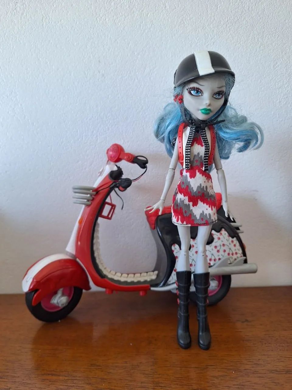 ghoulia e scooter monster high 