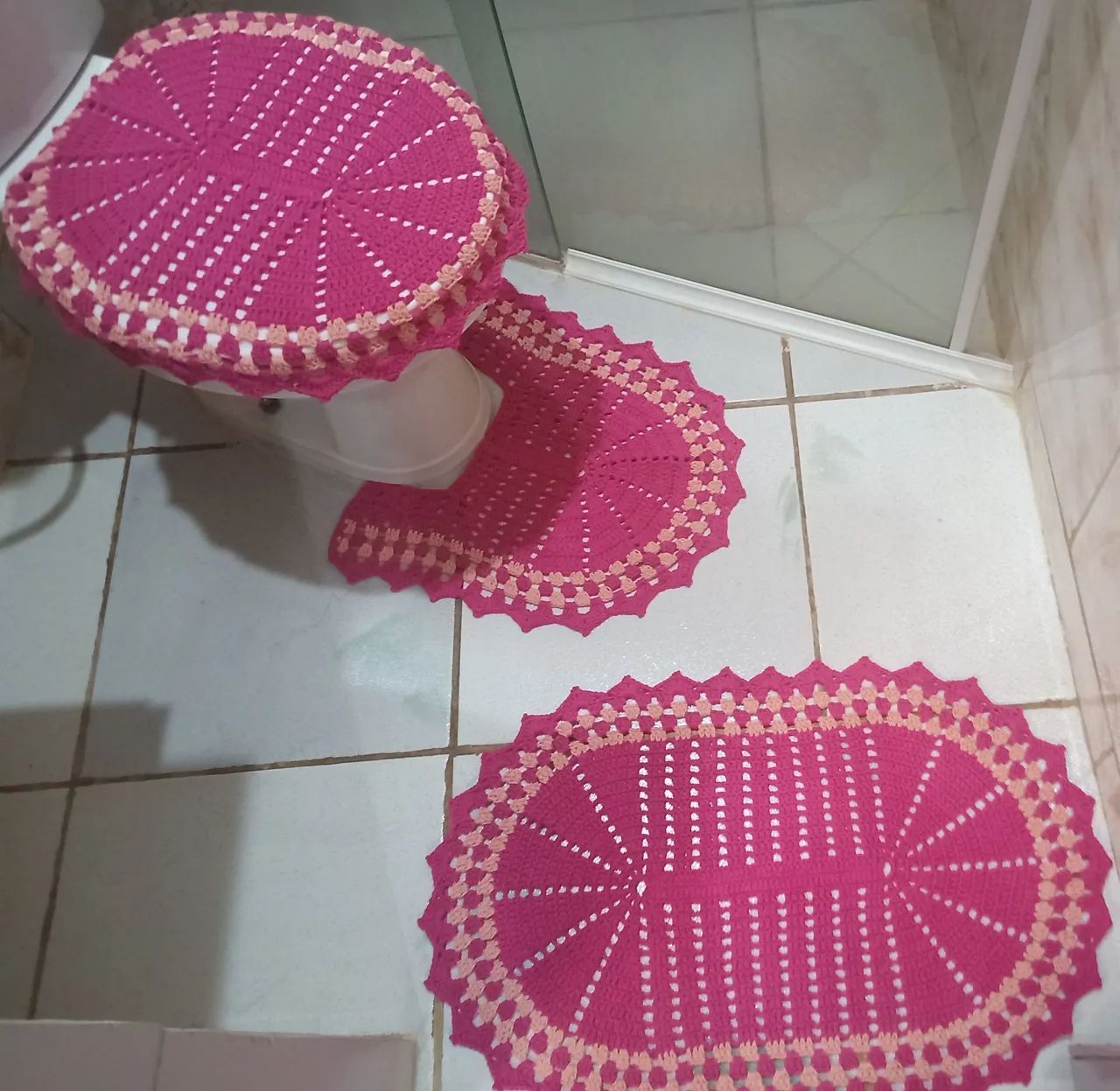 Conjunto de tapete de banheiro de crochê  - Foto 2