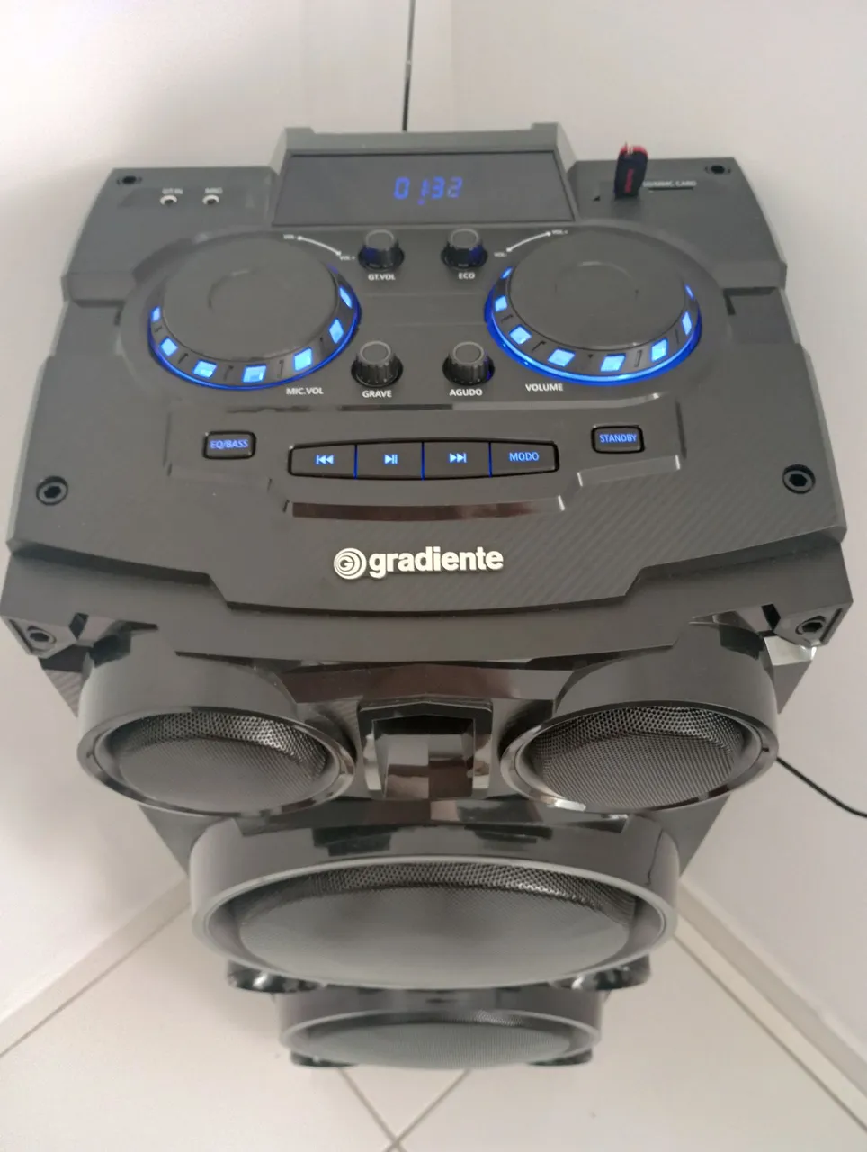 Caixa de Som Gradiente com Bluetooth e USB