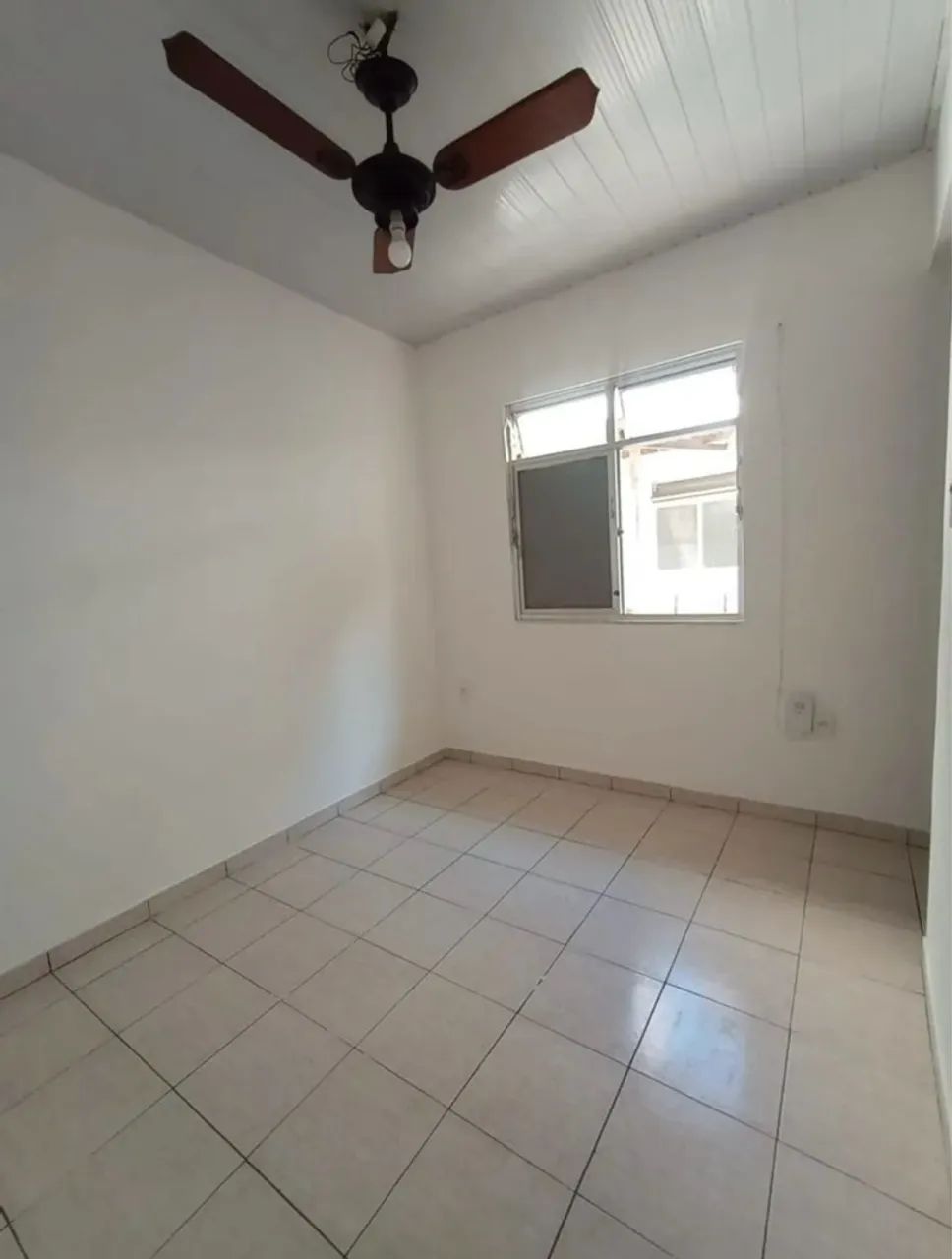 Alugo Kitnet (Quarto, Cozinha e Banheiro) - Foto 4