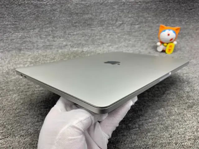 MacBook Pro 13? 2019 - i7 - 16GB RAM - 512GB SSD - TouchBar
