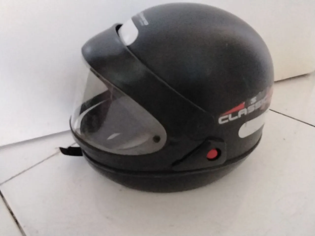 Capacete de moto preto