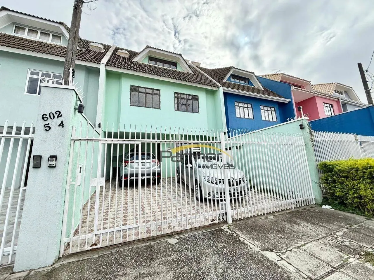 Sobrado com 3 dormitórios à venda, 120 m² por R$ 525.000,00 - Novo Mundo - Curitiba/PR