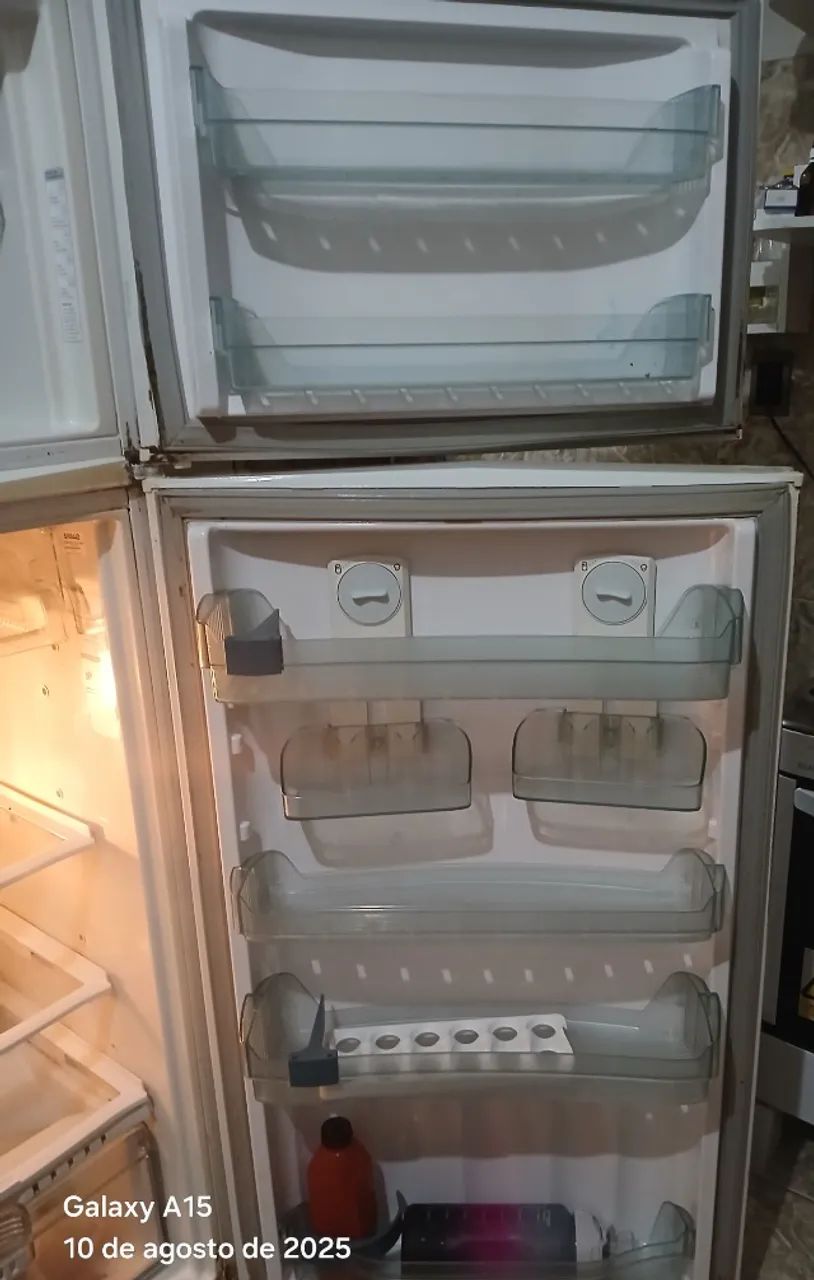 Vende-se geladeira com defeito  - Foto 4