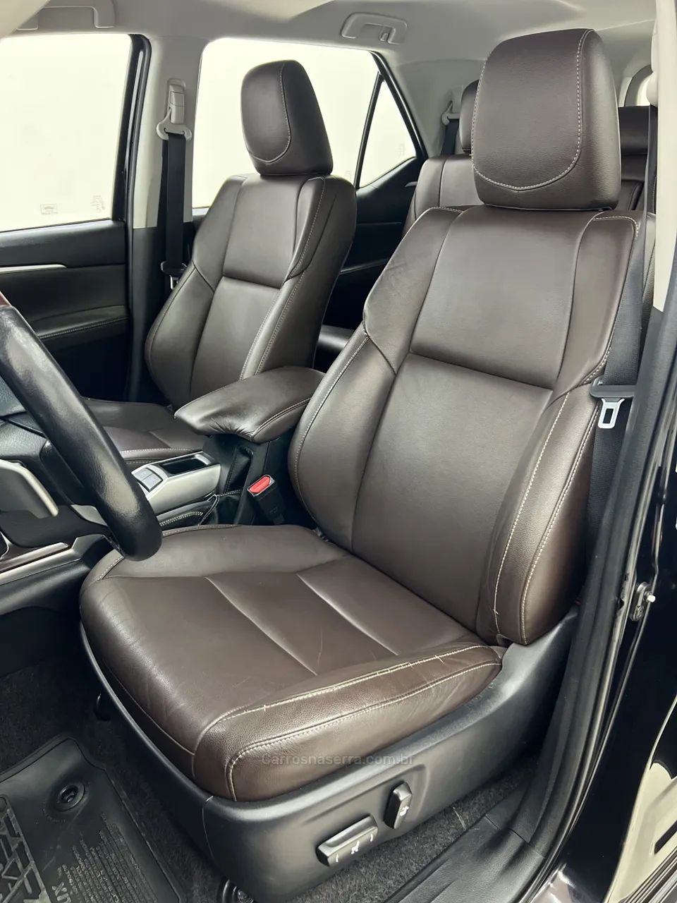Toyota Hilux Sw4 2.8 Srx 4x4 16v Turbo Intercooler Diesel 4p Automático - Foto 4