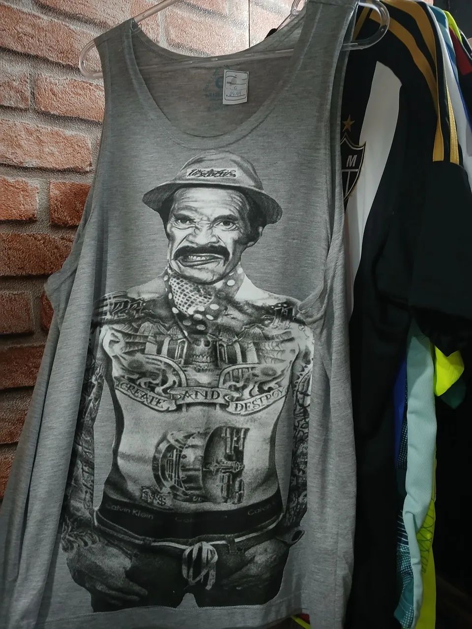 Camiseta tema:senhor madruga cinza