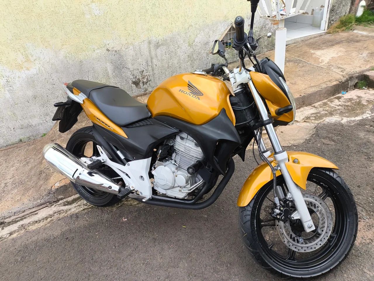 CB 300R Dourada | Ano 2011 | Conservada | 53.568 km | IPVA 2025 Pago - Foto 3