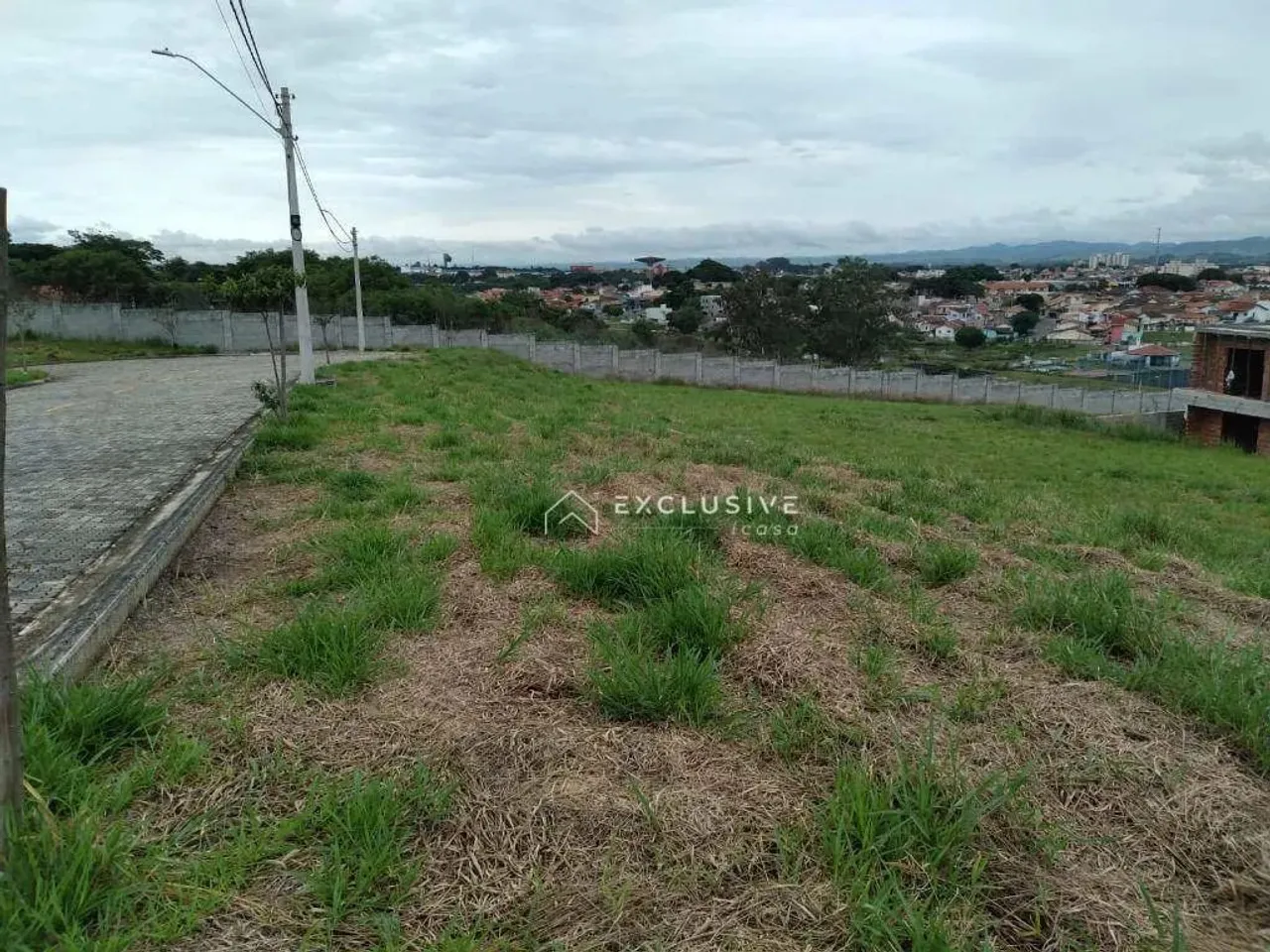 Terreno em Condomínio Fechado