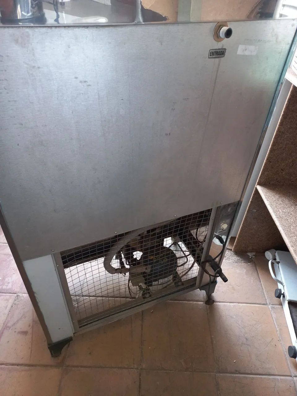 Bebedouro industrial inox 100 litros  - Foto 5