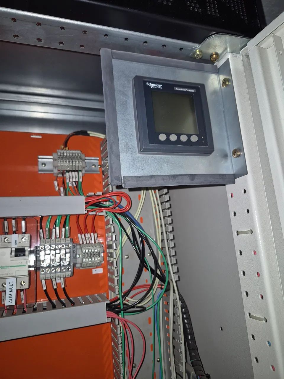 Painel elétrico 64684678361219123