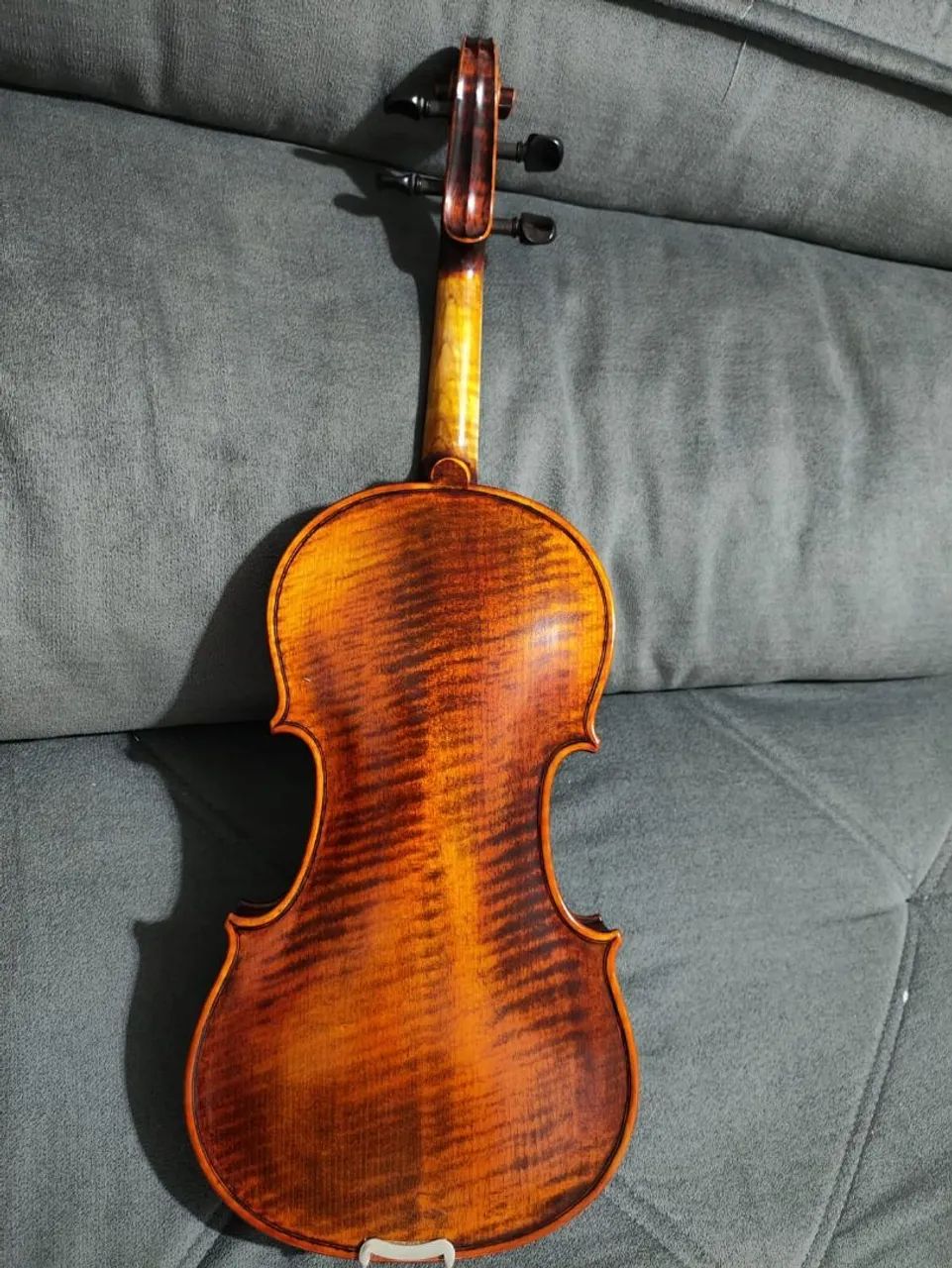 Violino modelo VK-544 (USA) só a vista - Foto 2