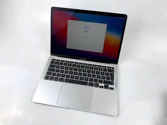Apple Macbook Air M1 (2020) usado - ótimo estado