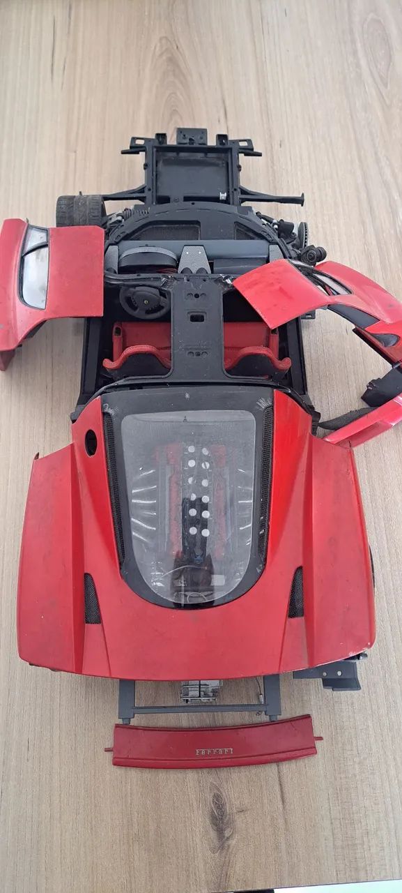 Sucata Ferrari Enzo DeAgostini-Colecionador