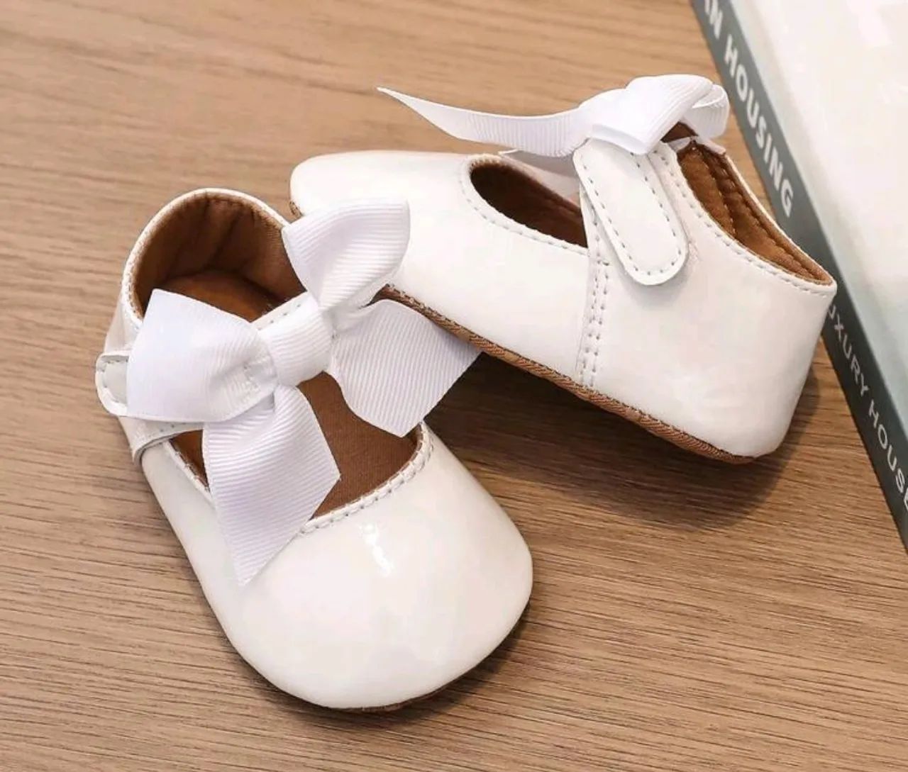 Sapatinho branco bebê menina  - Foto 2