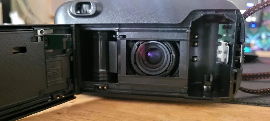 Camera Nikon Zoom Touch 470 Af 35mm De Filme - Câmeras e