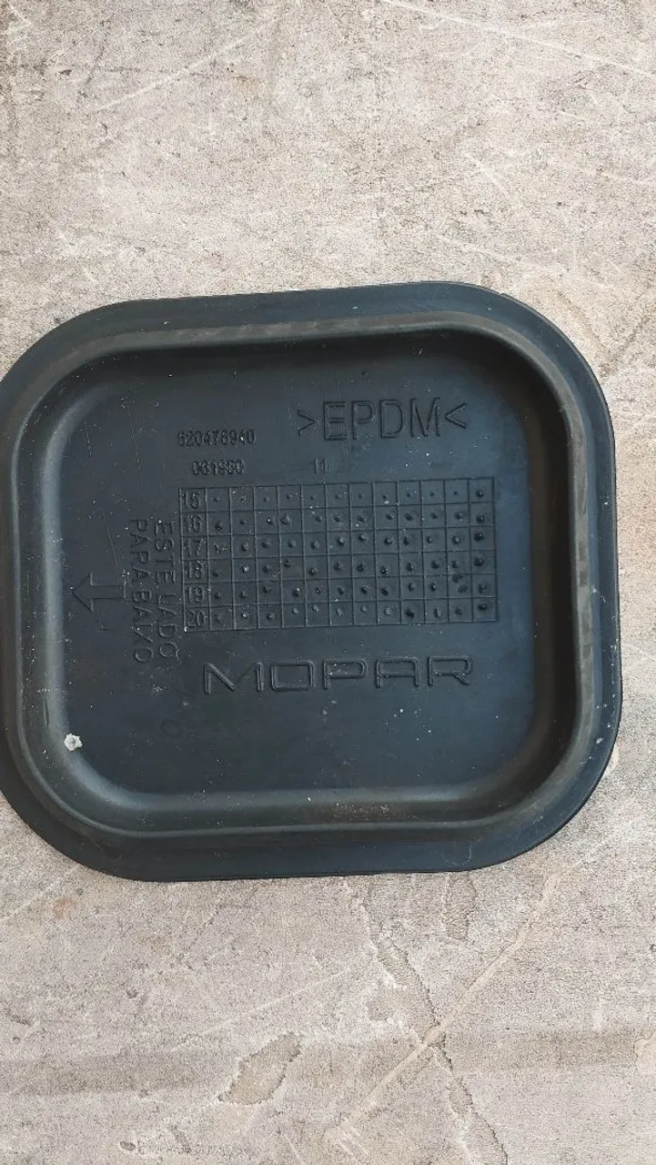Tampa Mopar para lanterna Mobi