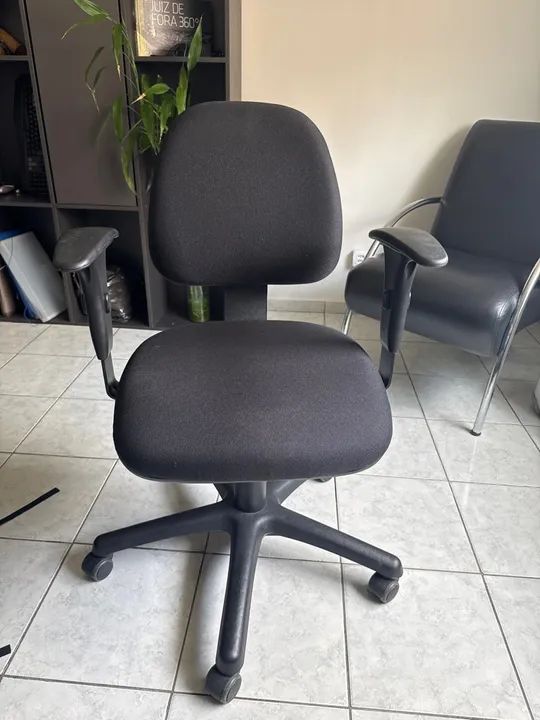 Cadeira de Escritório Giratória Preta FlexForm