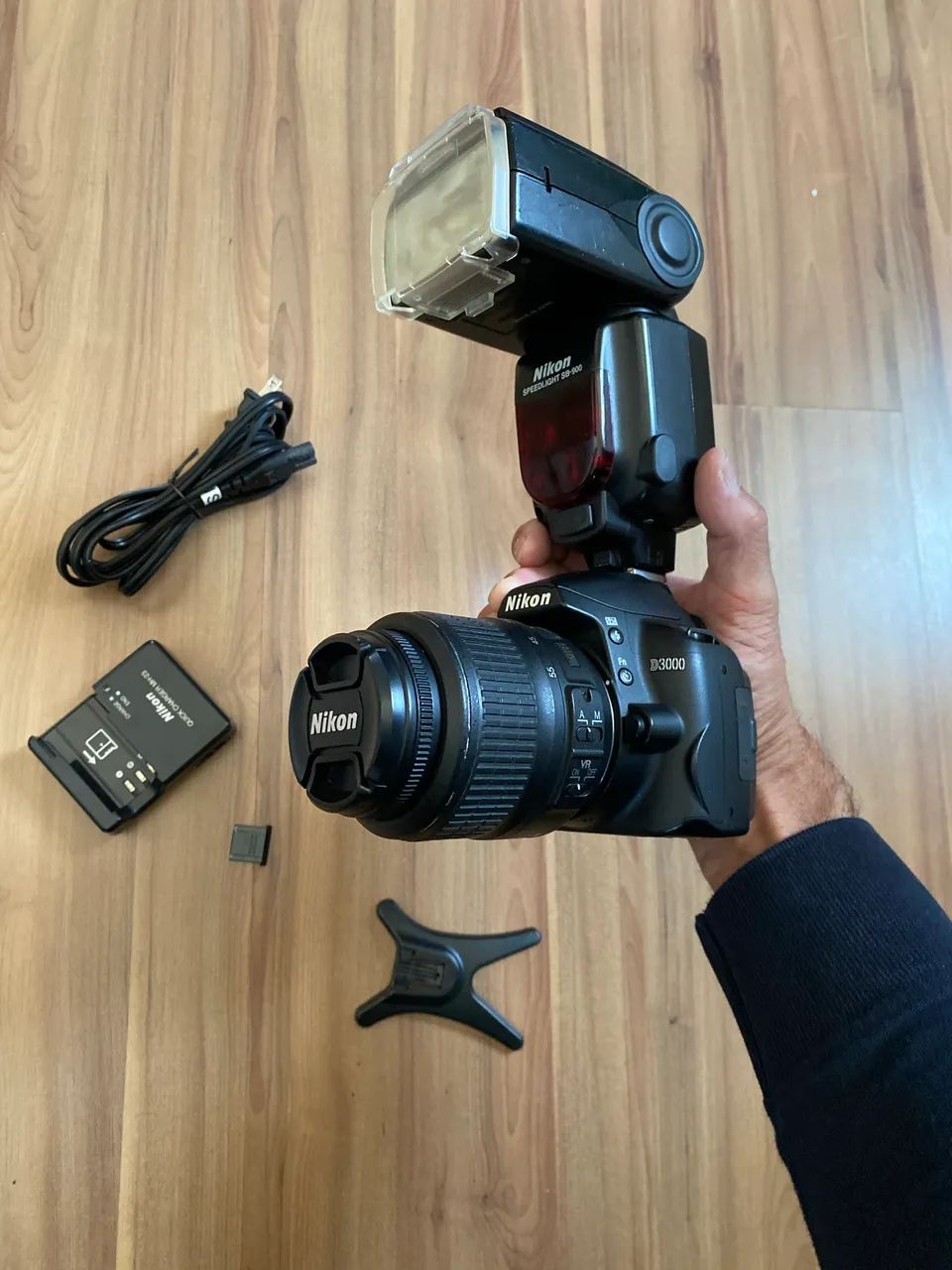 Câmera Nikon D3000 e Flash Nikon SB900