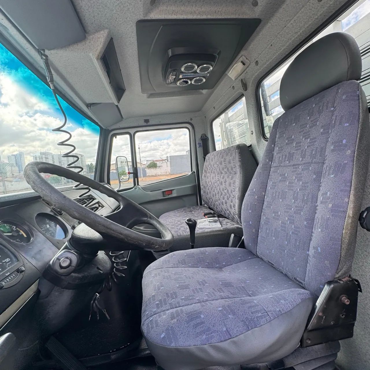Caminhão 710  - Foto 2