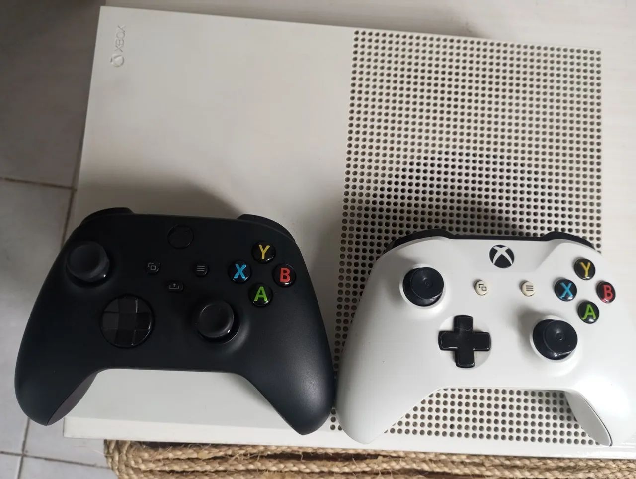 Xbox one 500GB , com dois controles 