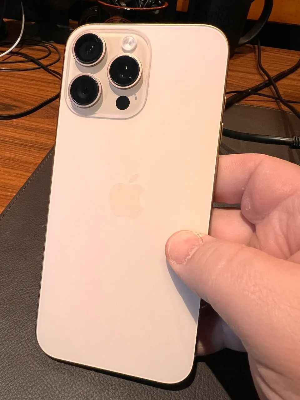 iPhone 16 pro max  - Foto 2