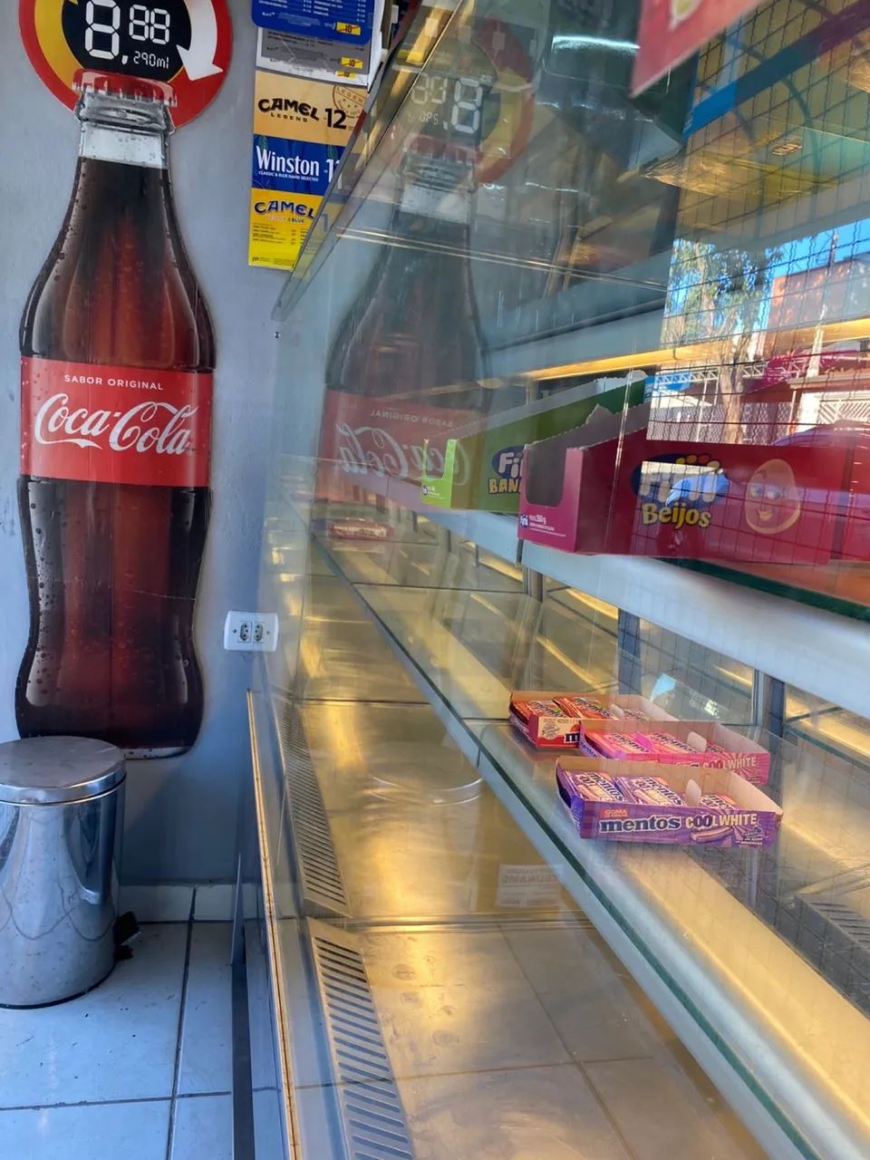 Balcão Expositor Refrigerado / Vitrine para Lanchonete e Comércio - Foto 3