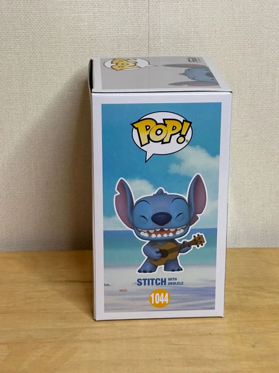 Funko Pop! Disney: Lilo & Stitch - Stitch W/ Ukulele #1044 - Foto 2
