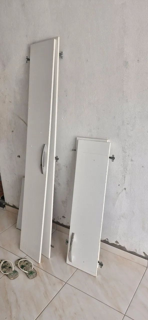 Guarda roupa infantil usado com avarias 