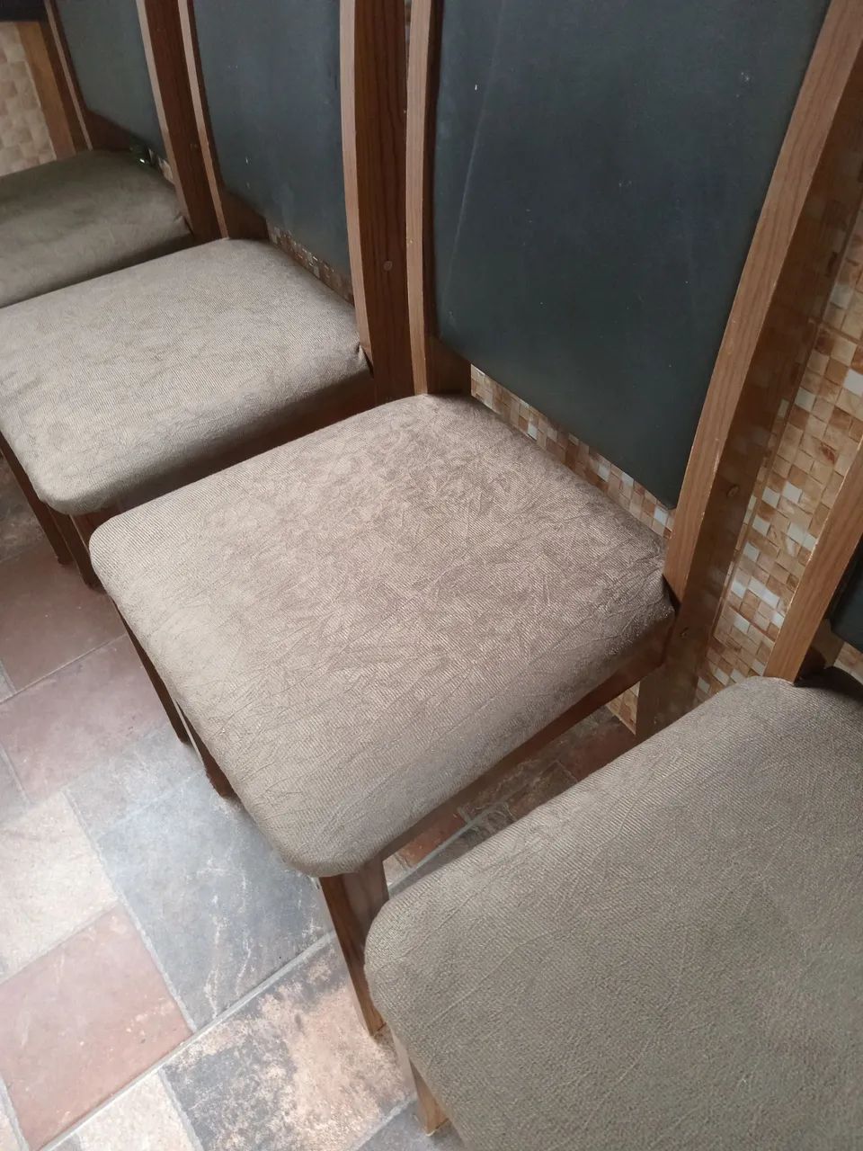 4 lindas cadeiras  - Foto 5