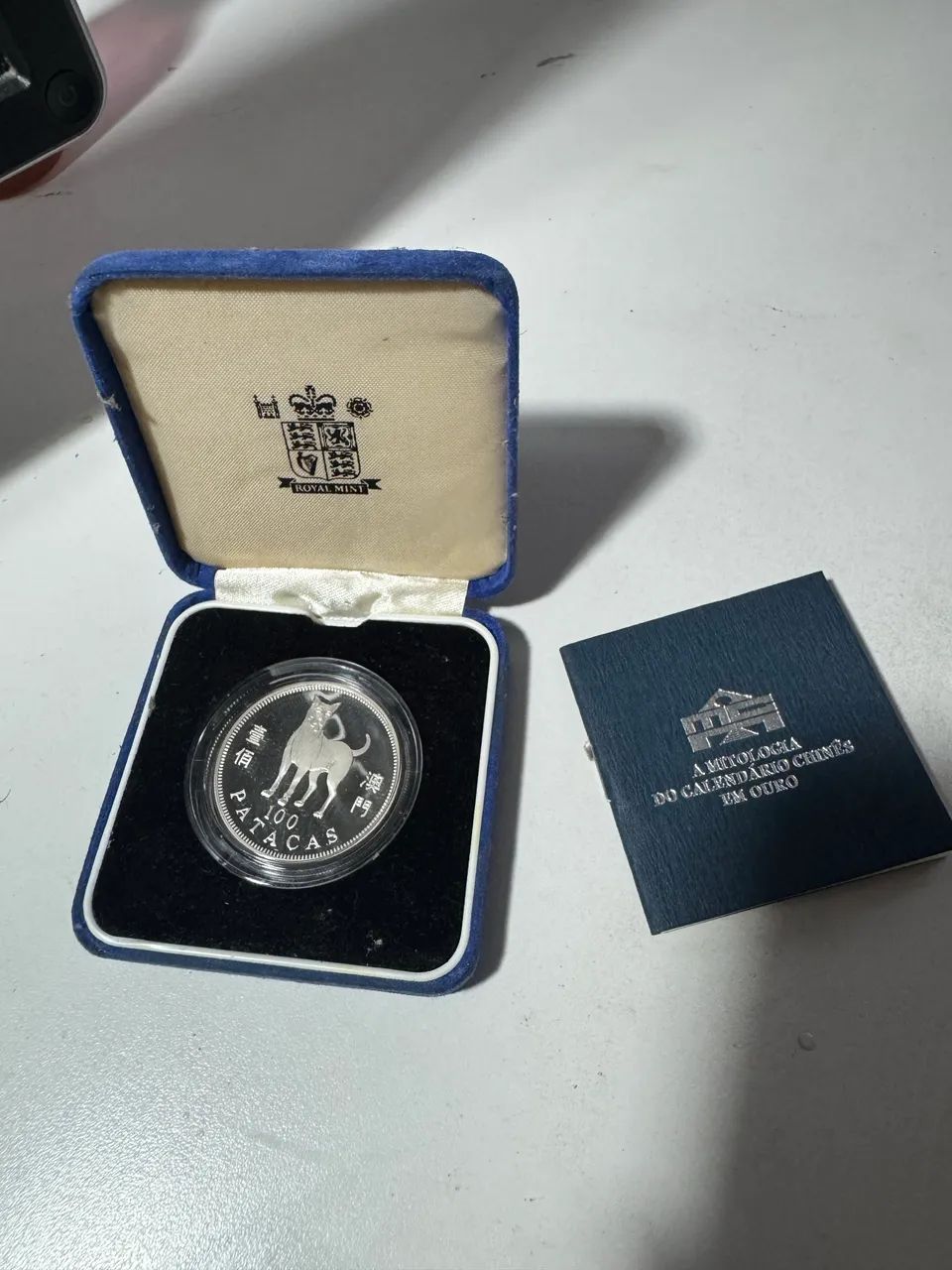 Moeda Comemorativa 100 Patacas Macau 1994 Ano do Cão Prata Proof