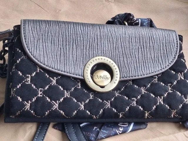 Bolsa da Marca Anekke em Paris com chaveiro e lenço  - Foto 2