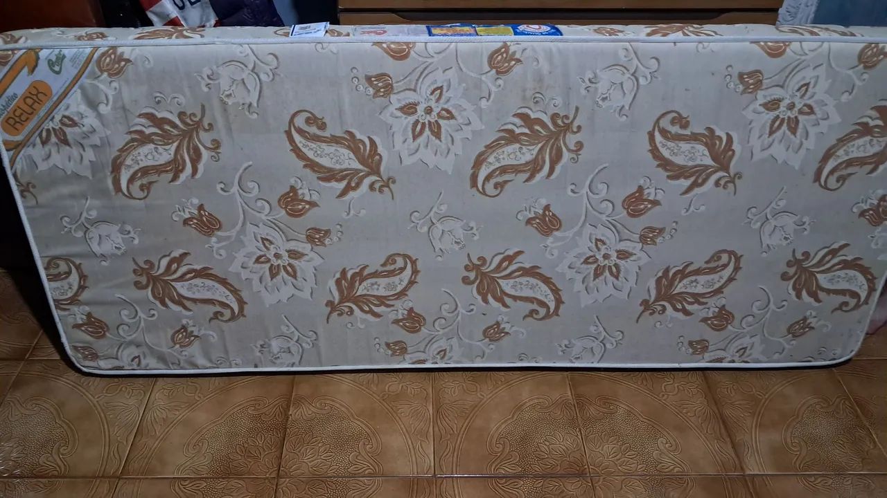 Colchao semi novo