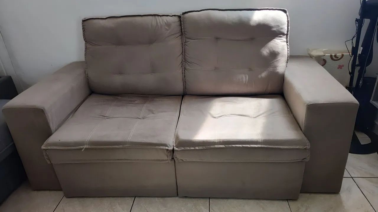 Sofá retrátil e reclinável 
