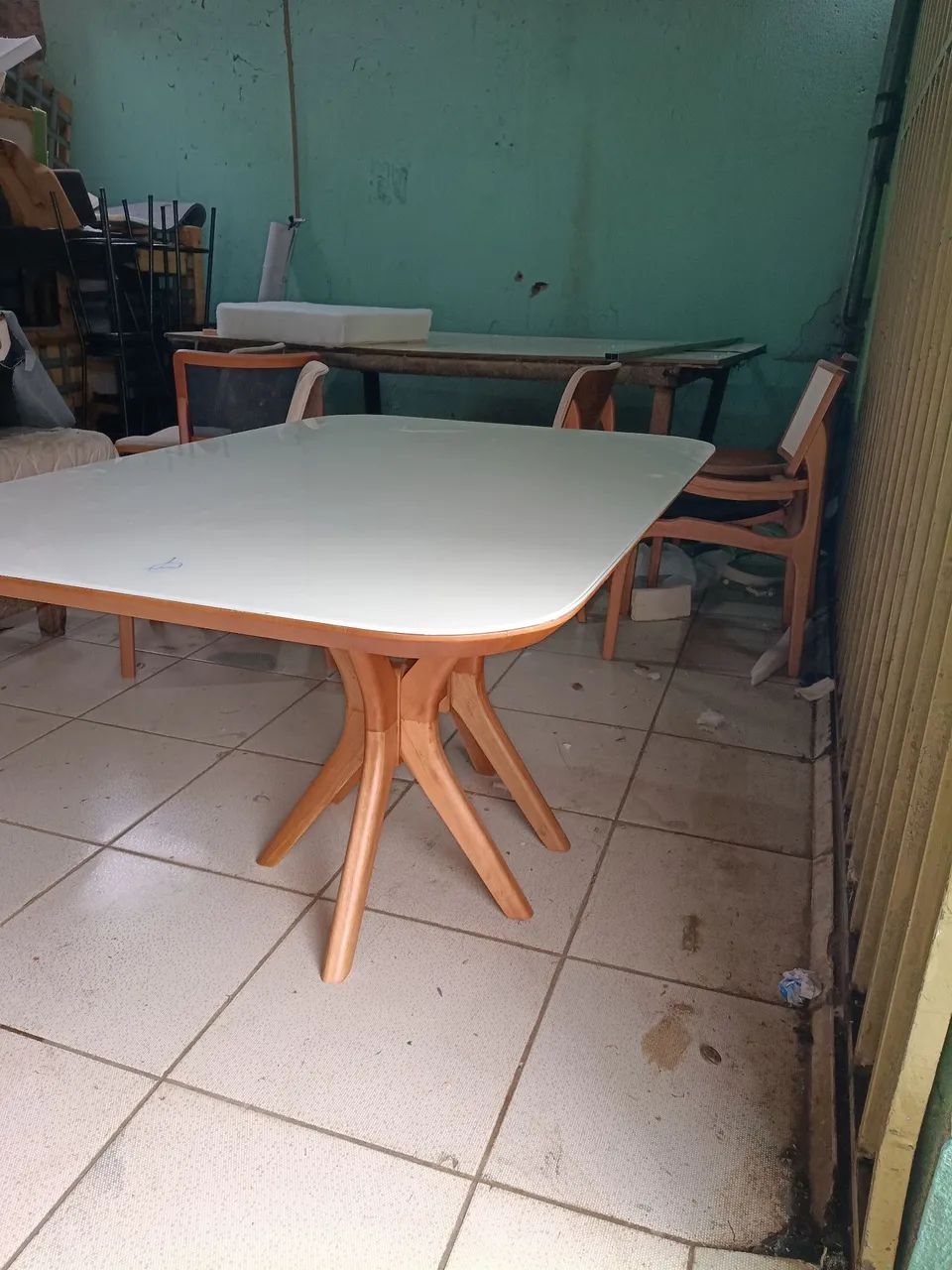Mesa com tampo de madeira com vidro diversas cores de fundo e vários modelos..1e 40 - Foto 2