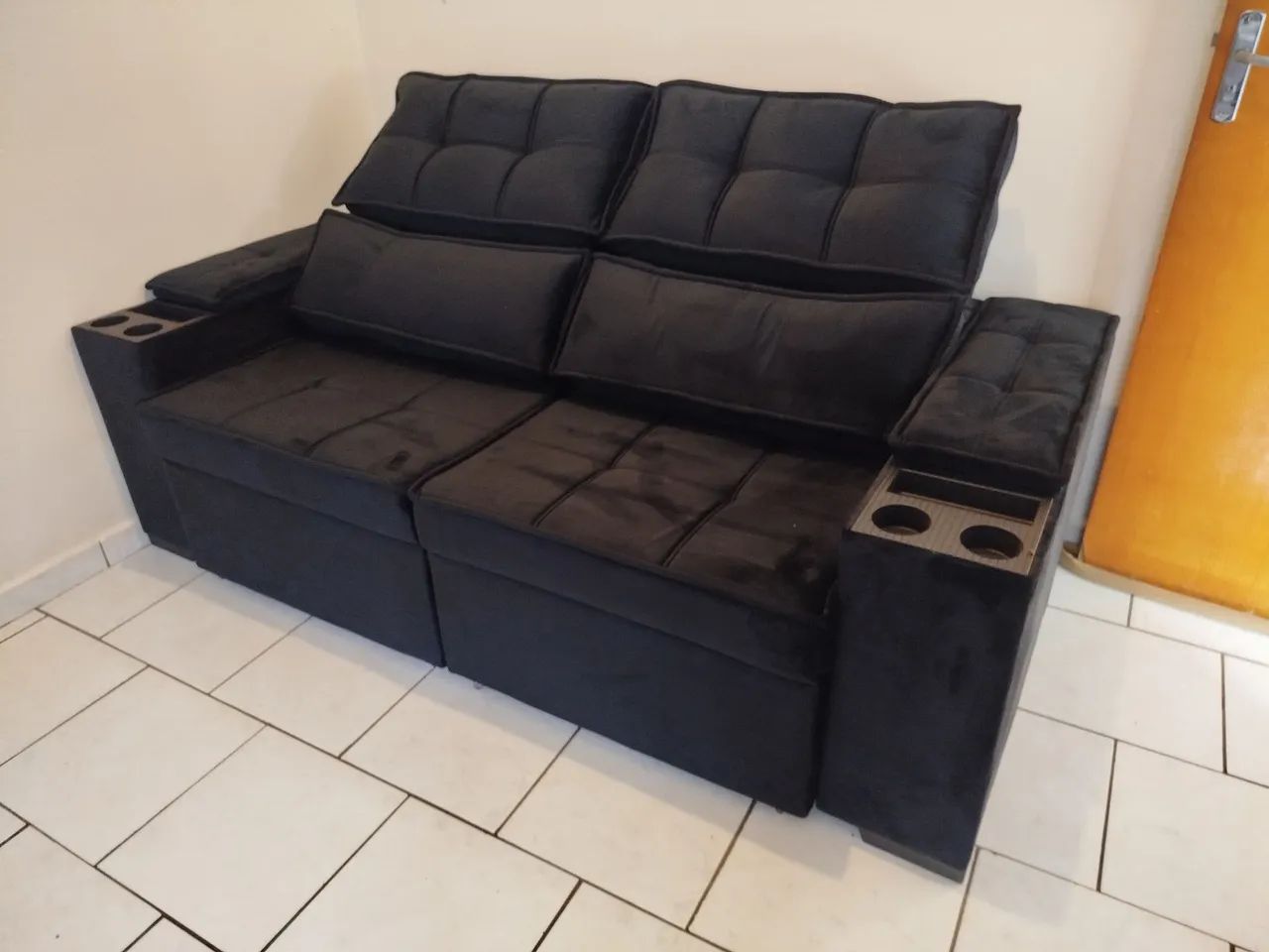 Sofá retrátil e reclinável com porta copos  - Foto 4
