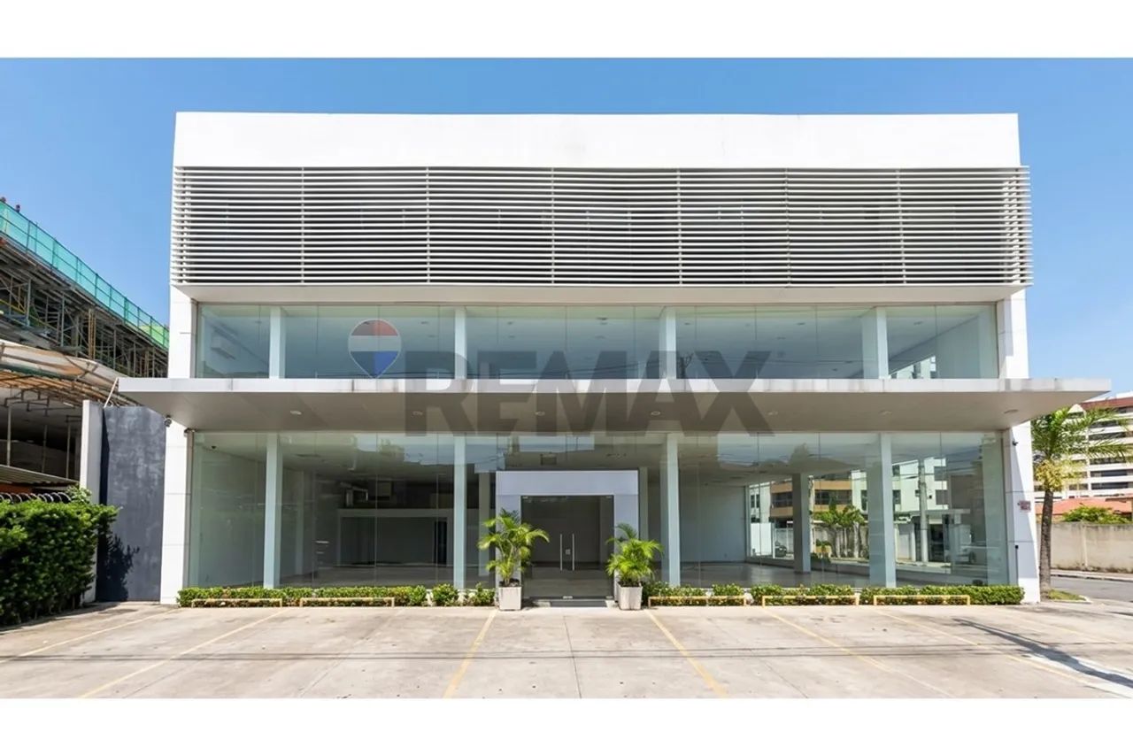 "Espaço Comercial P/ Aluguel no Cabo Branco, farmácia, academia e supermercado.