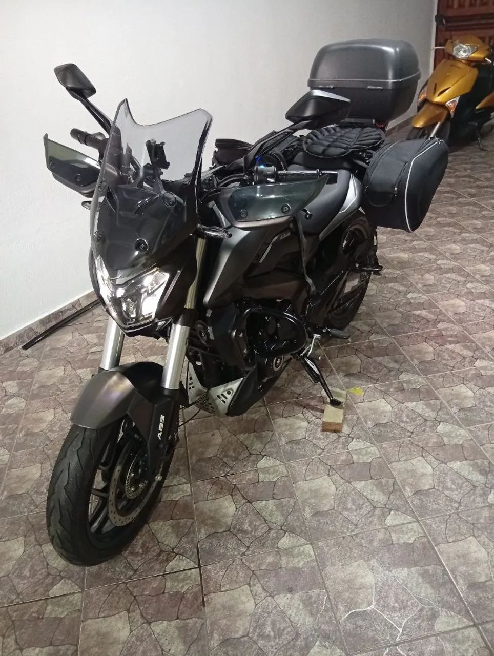 Dominar 400 2025  com 9.560 km. - Foto 2