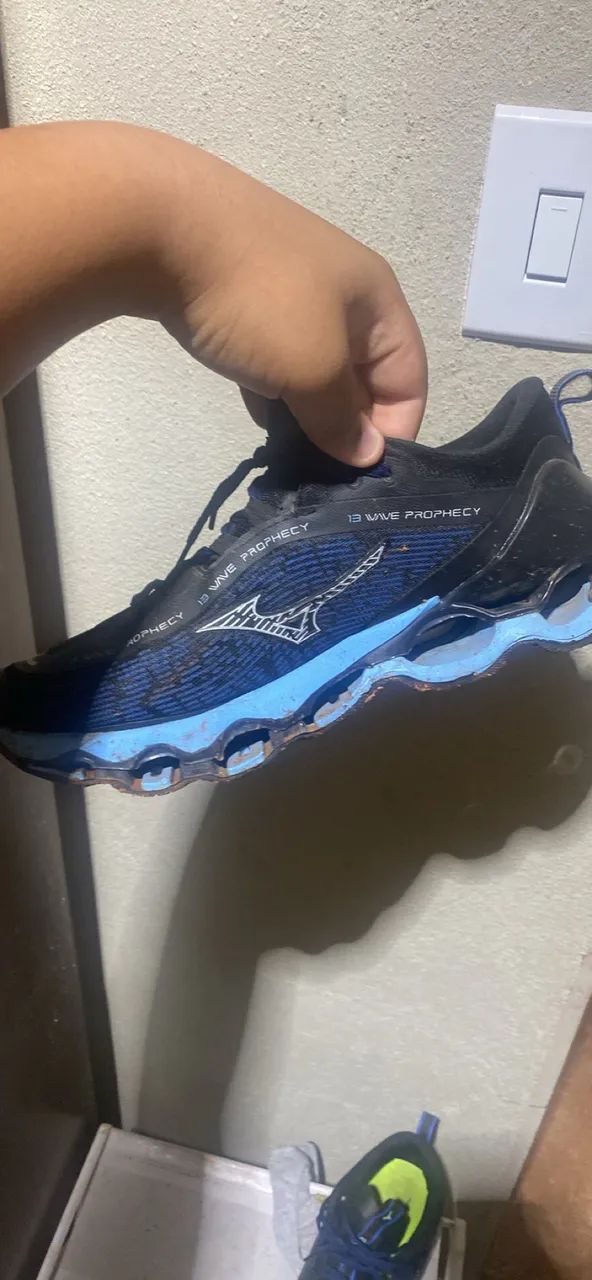 Vendo teus mizuno usado pouca vezes 