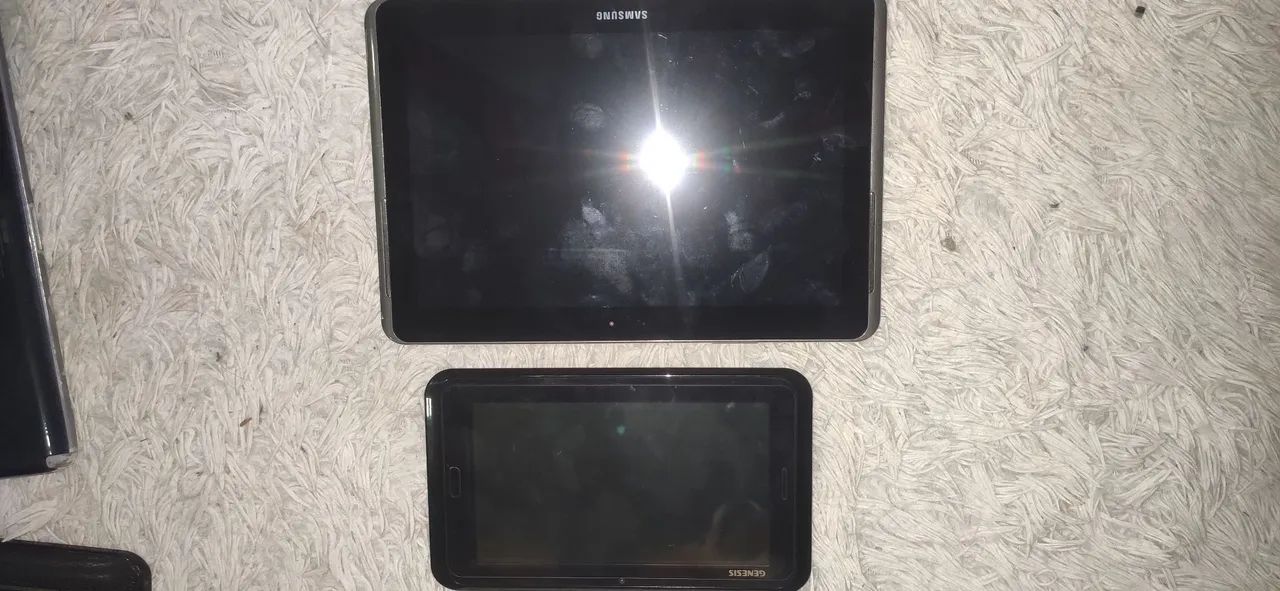 2 tablets genesis, um perfeito e outro com a tela quebrada  - Foto 2