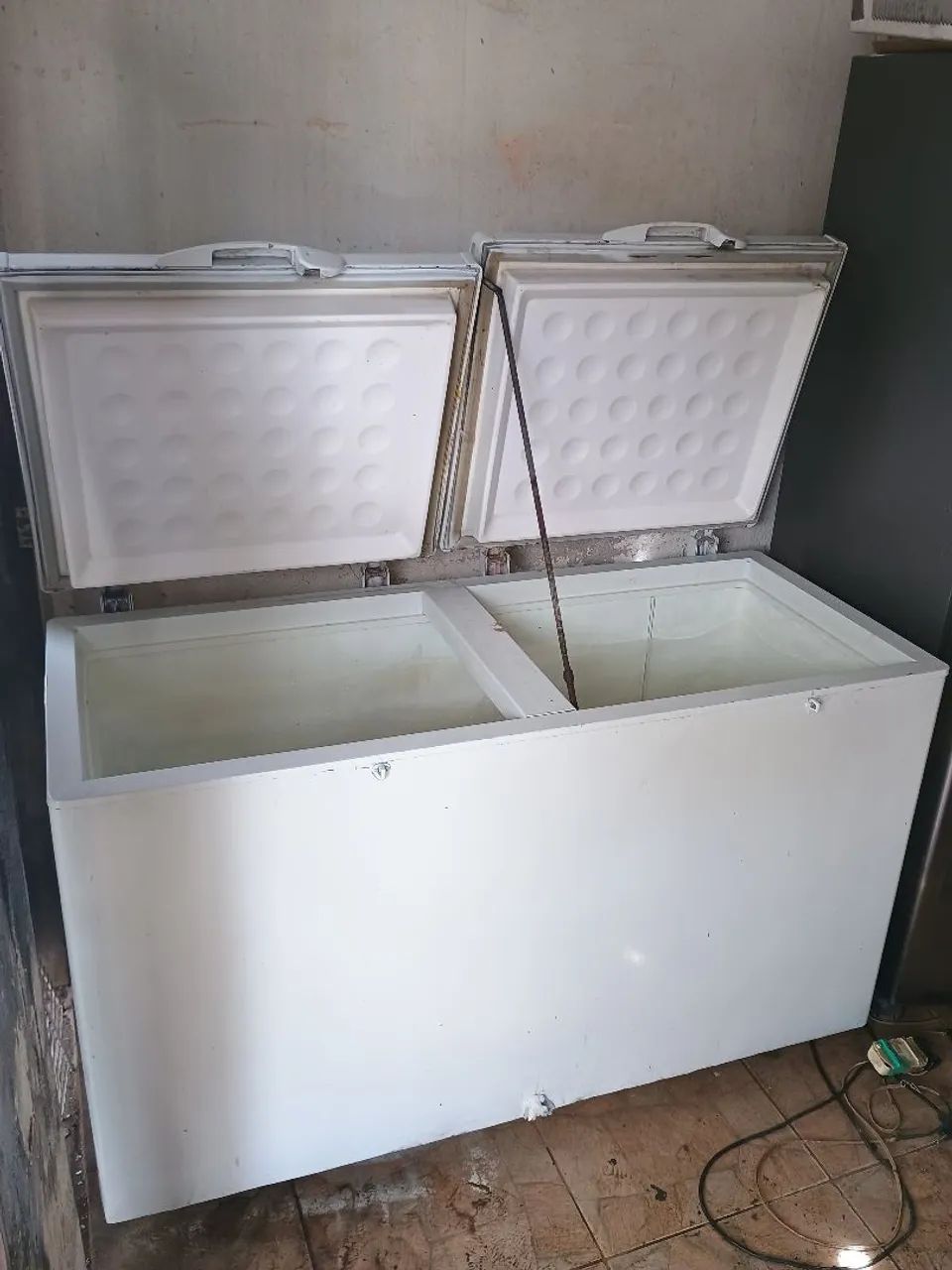 Freezer Fricom 480 LT Horizontal com 2 portas - Foto 2