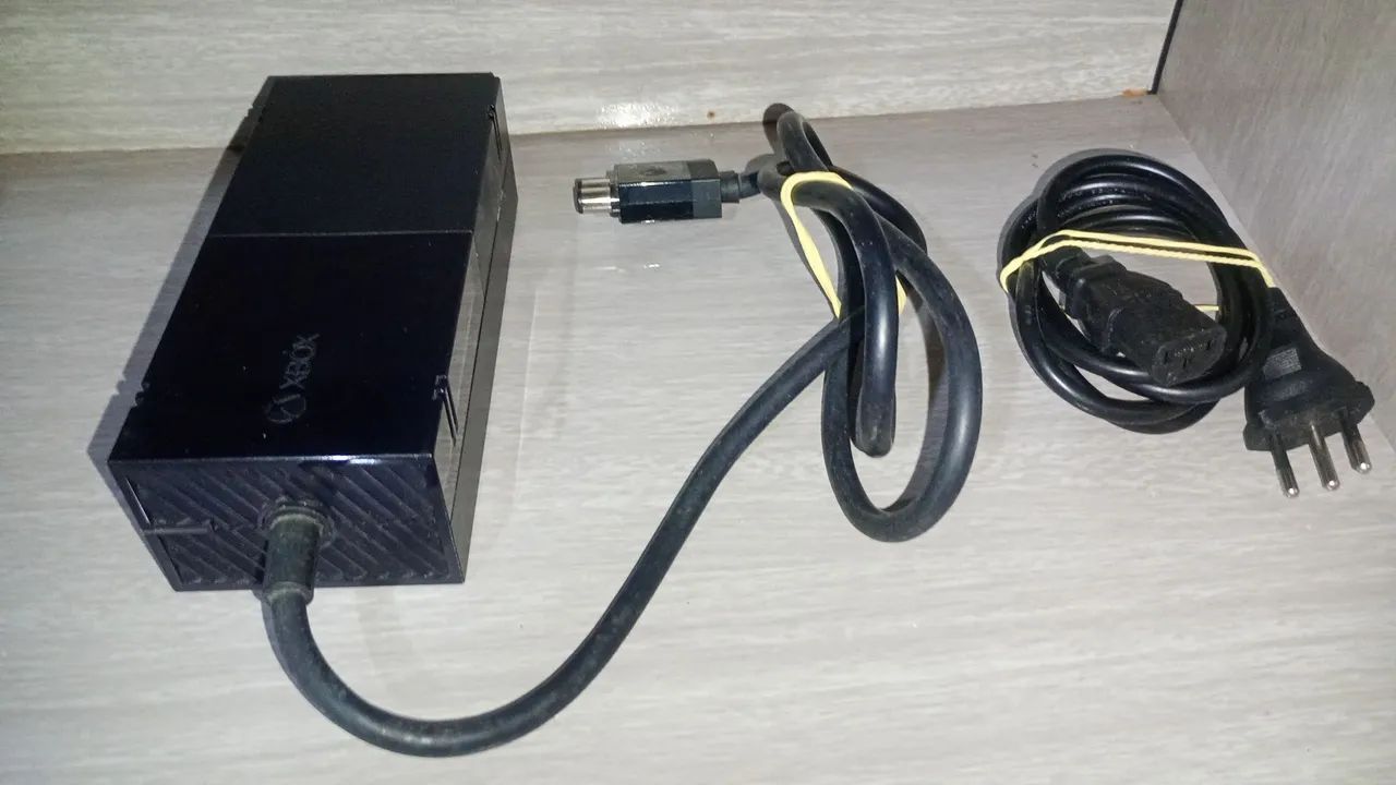 Fonte original bivolt Xbox one Fat 